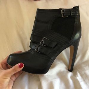 CUTE BLACK HIGH HEELED BOOTS